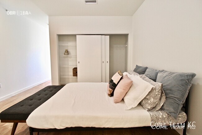 Building Photo - 1723 Walnut St