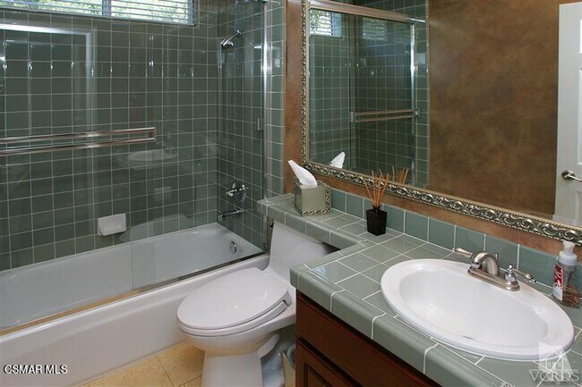 Building Photo - 2563 Littlefield Ct