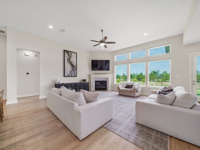 Building Photo - 5802 Emerald Ranch Ln
