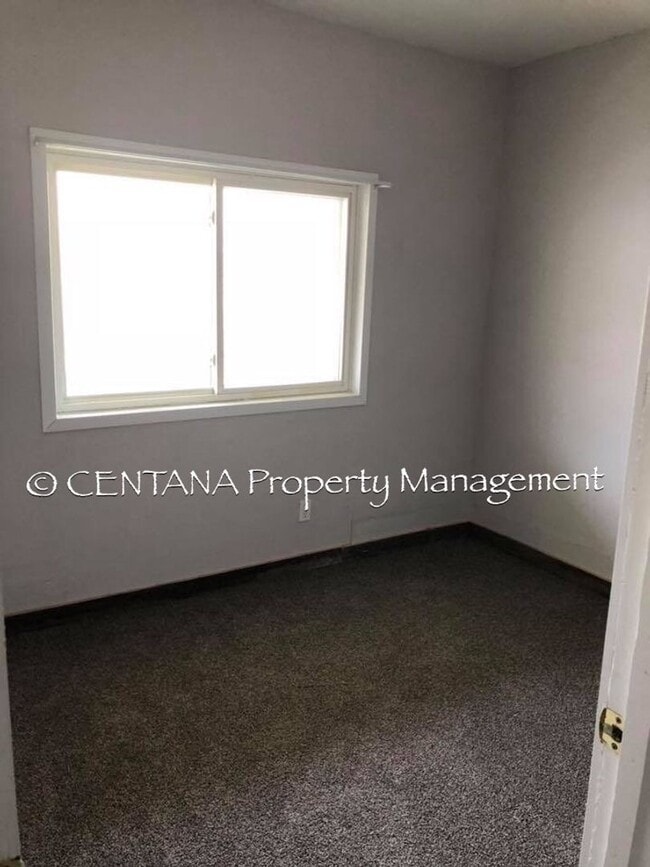 Building Photo - Newly Updated 3 Bedroom house