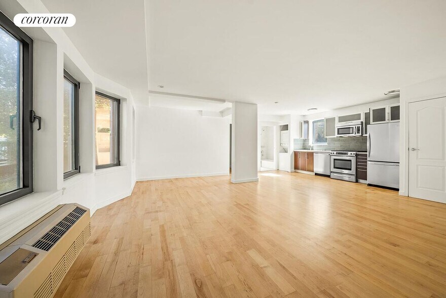 Primary Photo - 138 Seeley St