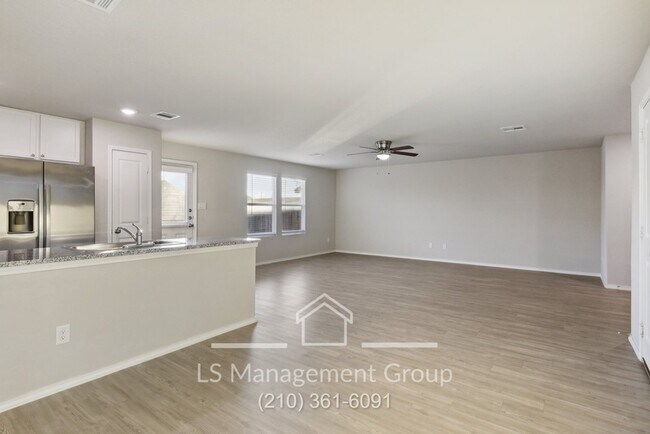 Building Photo - 10546 Varmus Dr