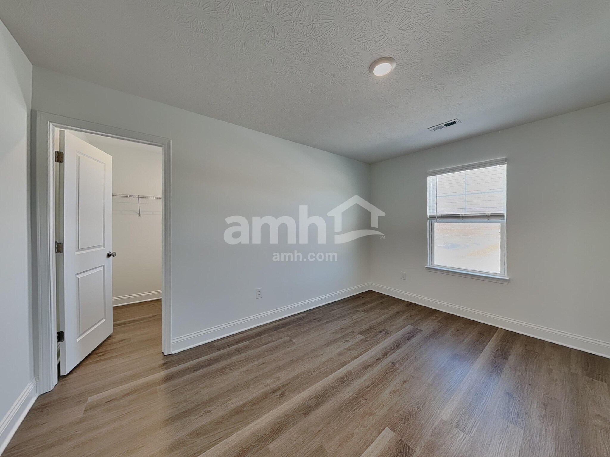 Building Photo - 9031 Henley Ave