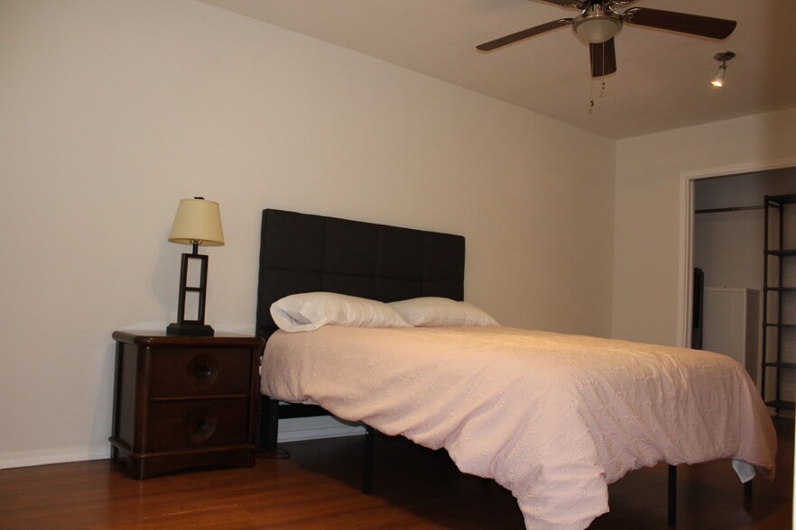 Building Photo - 311 Lebanon St