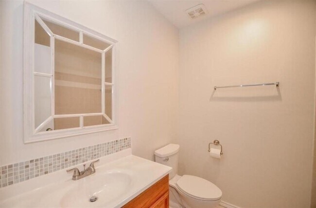 Building Photo - 1103 Dulles Ave