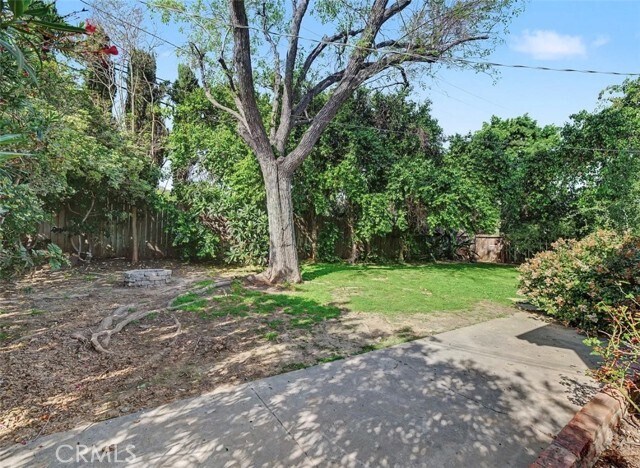 Building Photo - 4413 Canoga Dr