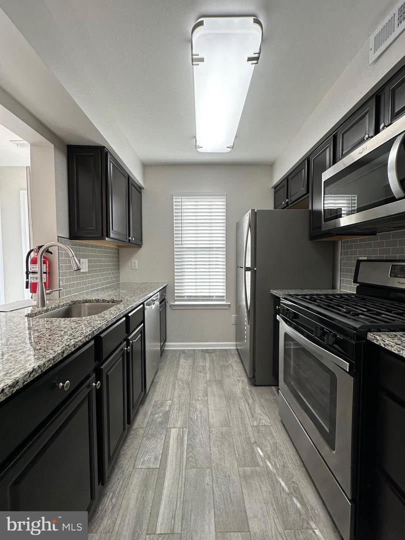 Building Photo - 1003 Oswego Ct