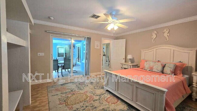 Building Photo - 4123 SW 21st Pl