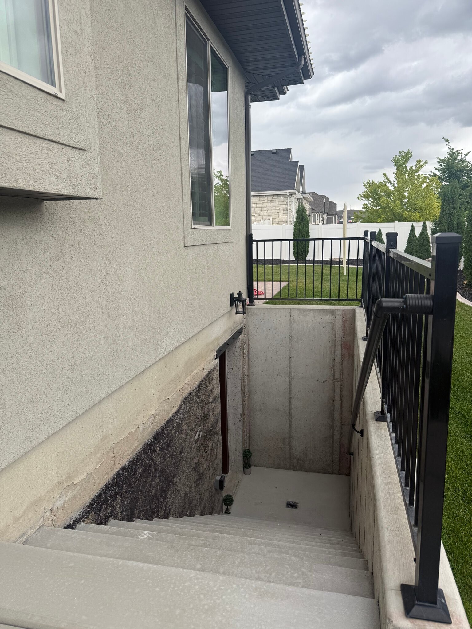 Building Photo - 1663 E Thorpe Dr