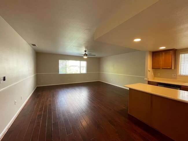 Building Photo - Exceptionally Roomy Upstairs 2 Bed 2 Bath Duplex! Dishwasher, Garage, Washer/Dryer Hookups