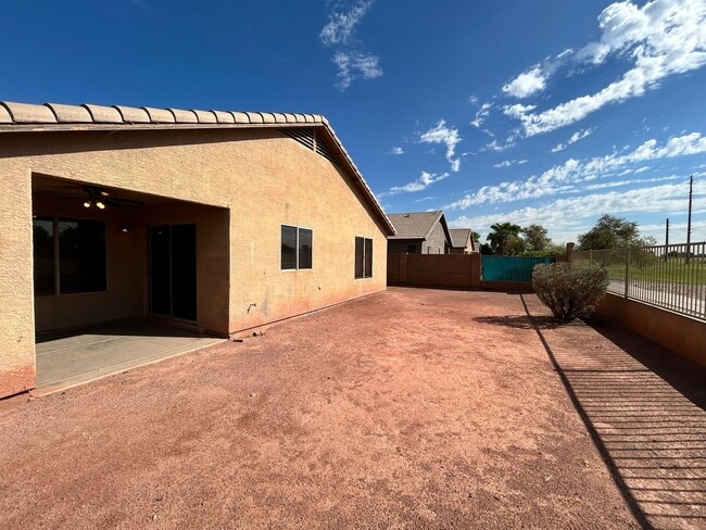 Building Photo - ? Large 4Bdm 3Ba Avondale Home *NO* Carpet ?