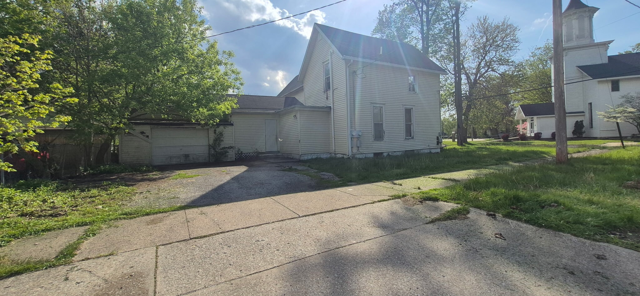 Building Photo - 122 Oak St