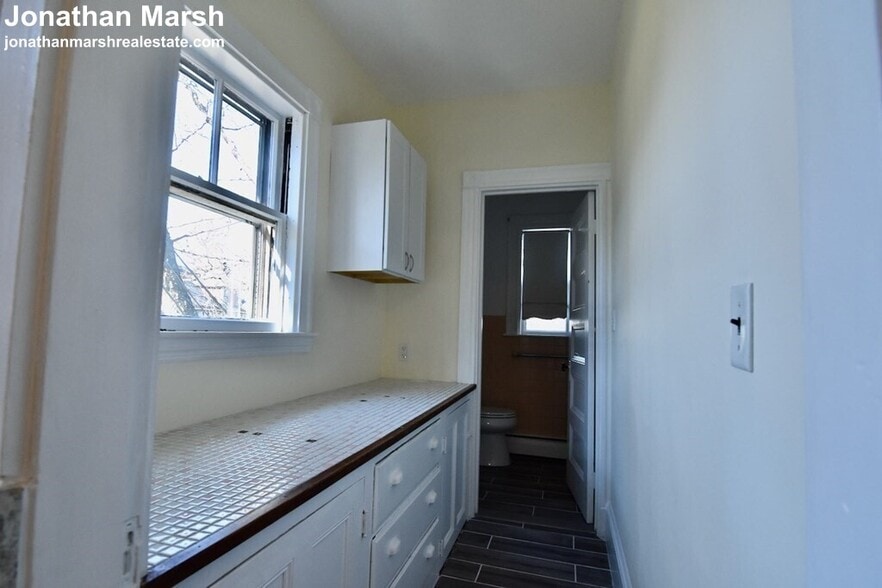 Building Photo - 16 Penhallow St