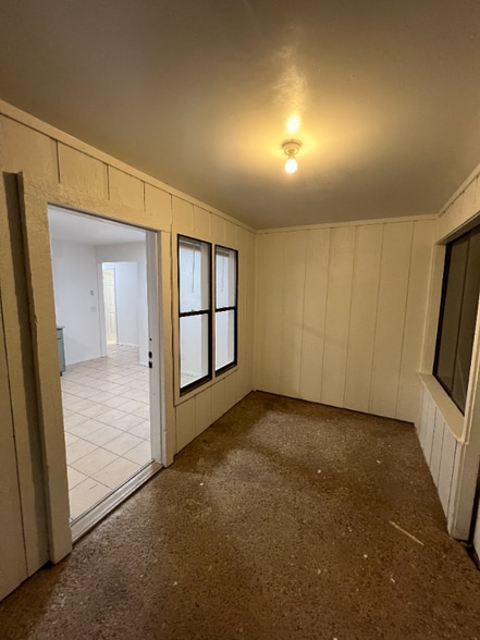 Building Photo - 922 Turtle Creek Dr