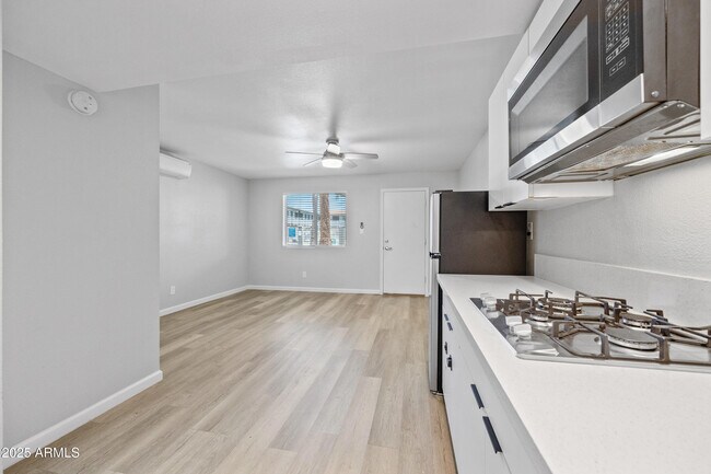 Building Photo - 3025 N 32nd St