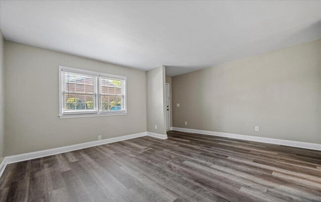 Building Photo - 731 Coventry Ln