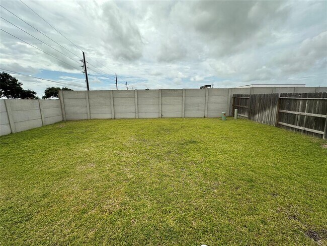 Building Photo - 24103 Becker Hollow Ln