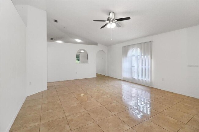 Building Photo - 10437 Opus Dr