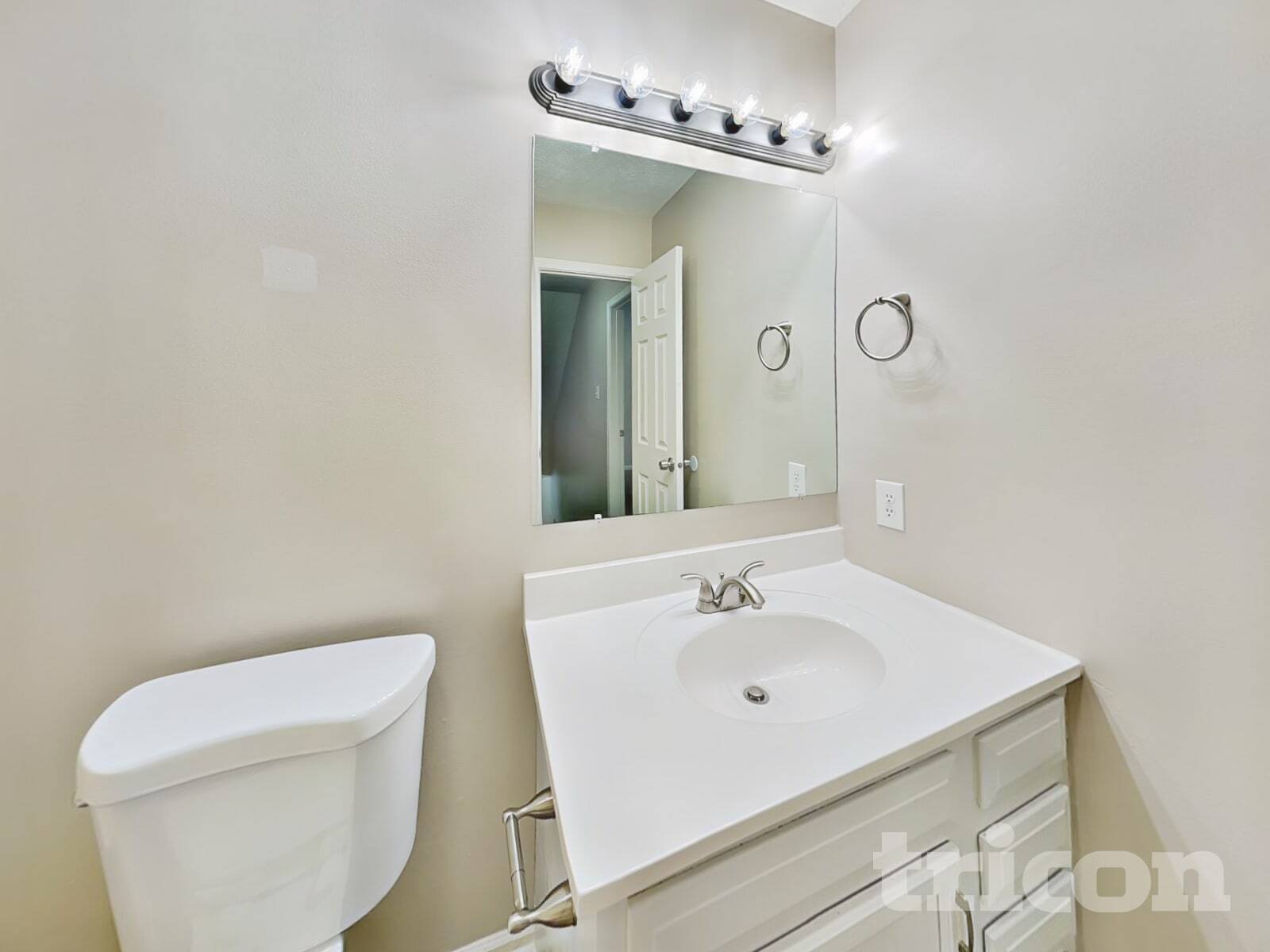 Building Photo - 1102 Berwyn Rd