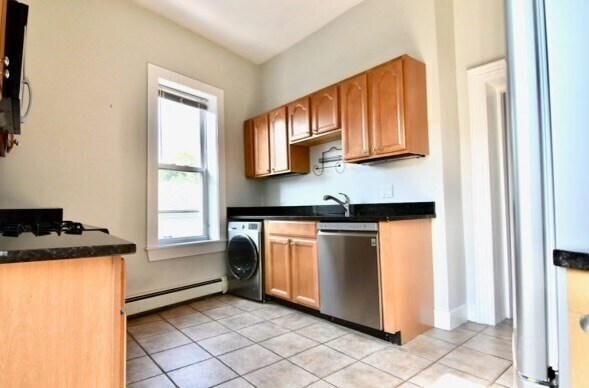 Building Photo - 17 Savin Hill Ave