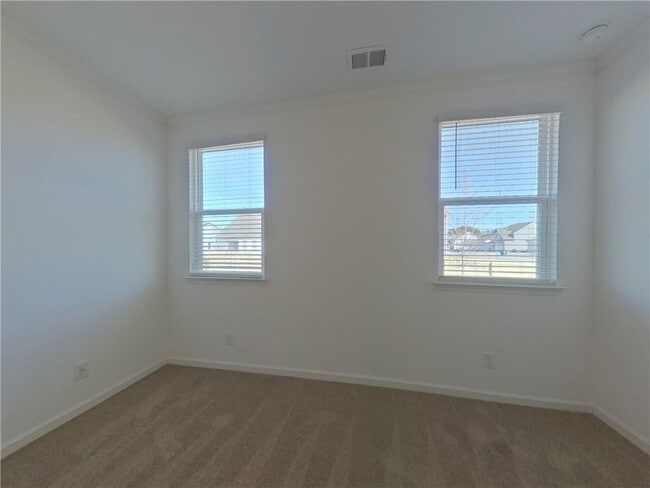 Building Photo - 425 Freeport Wy