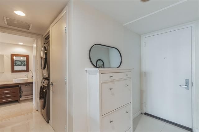 Building Photo - 475 Brickell Ave