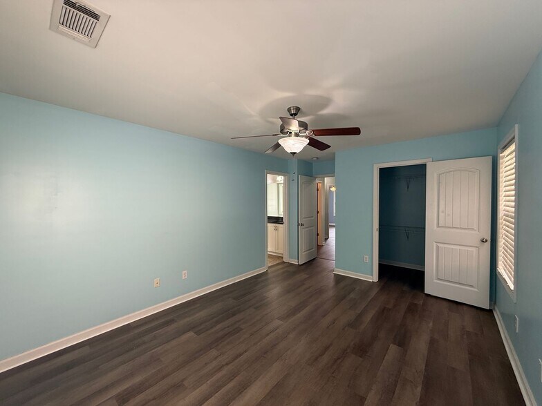 Building Photo - Cute 2 Story Home in Lundy Chase