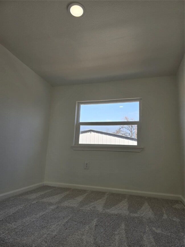 Building Photo - 505 Park Ln