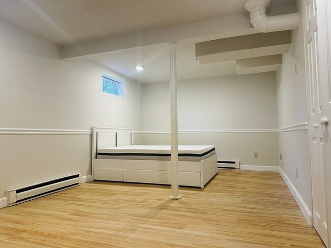 Building Photo - 25 Warren Ave