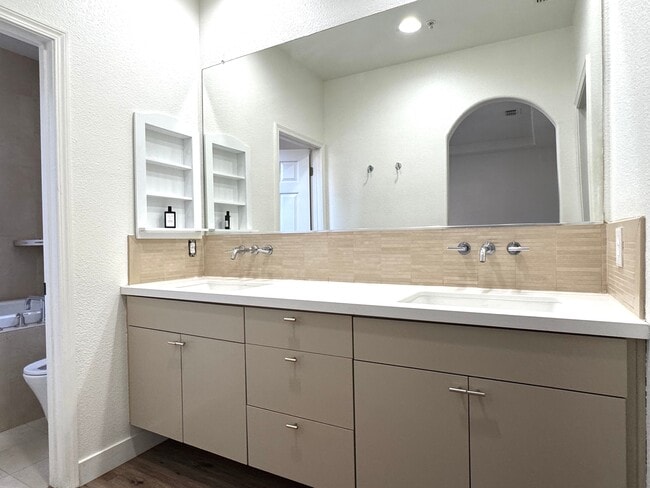 Building Photo - 5406 Martingale Ct