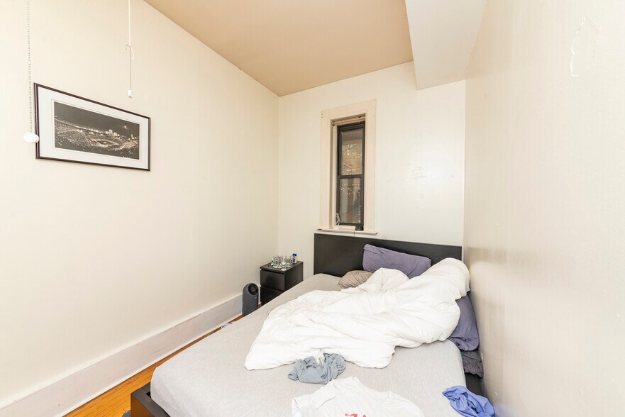 Building Photo - 1944 N Bissell St