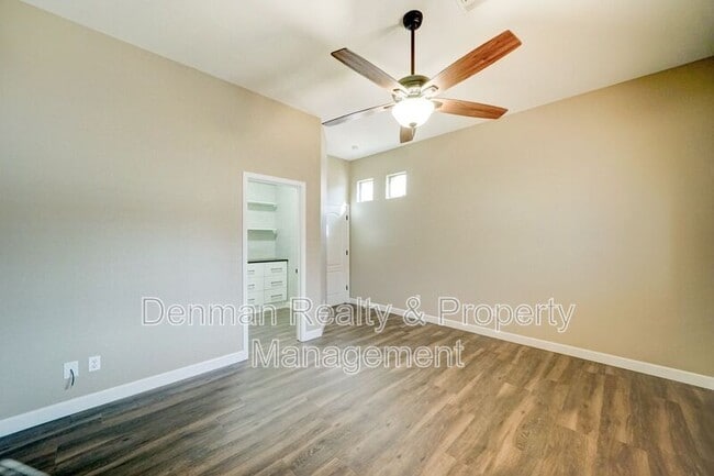 Building Photo - 1357 N Drexel