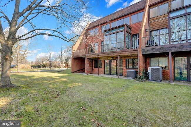 Building Photo - 2 Coldwater Ct