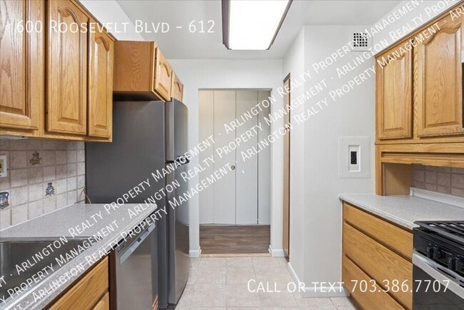 Building Photo - 600 Roosevelt Blvd