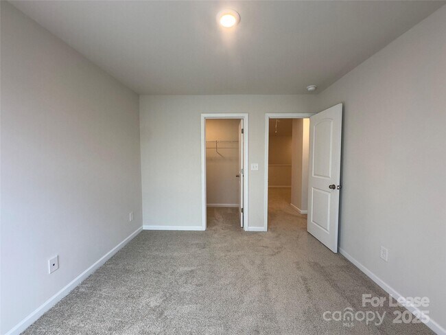 Building Photo - 403 Wescott St