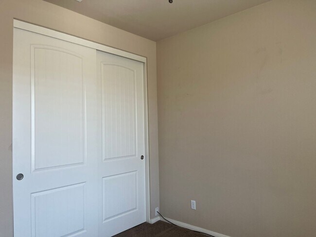 Building Photo - 3 bedroom 2 bathroom Home available in 55+...