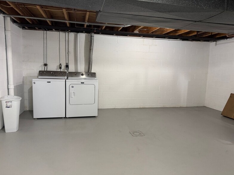 Building Photo - 33 Campbell Dr