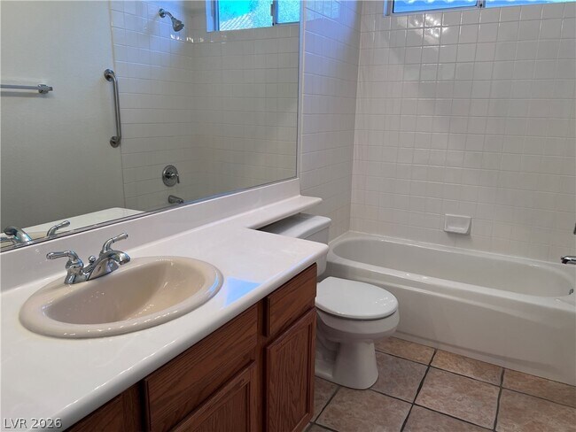 Building Photo - 3031 Scenic Valley Way