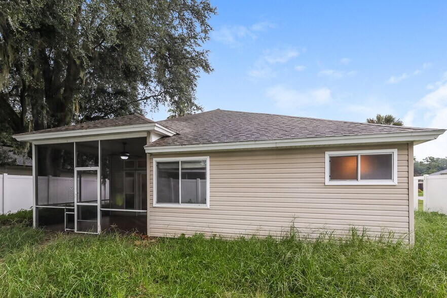Building Photo - 3338 Ayrshire St