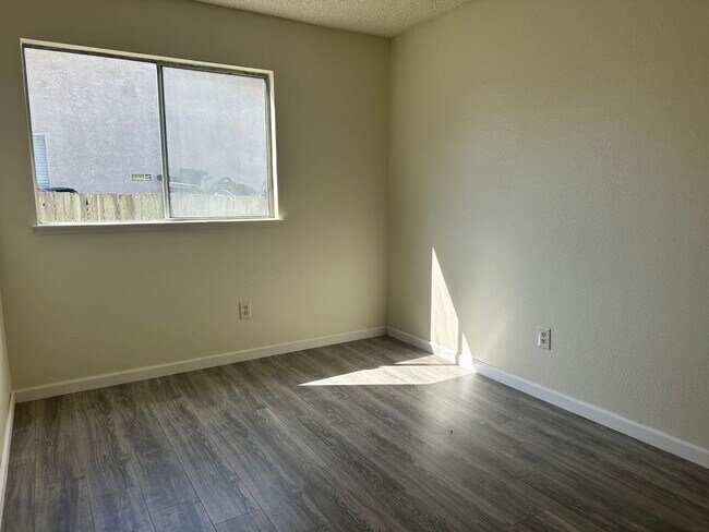 Building Photo - 3 Bedroom 2 Bath home in Vallejo