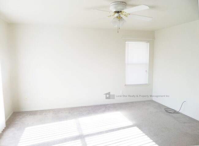 Building Photo - 3-Bedroom Duplex for Rent in Killeen