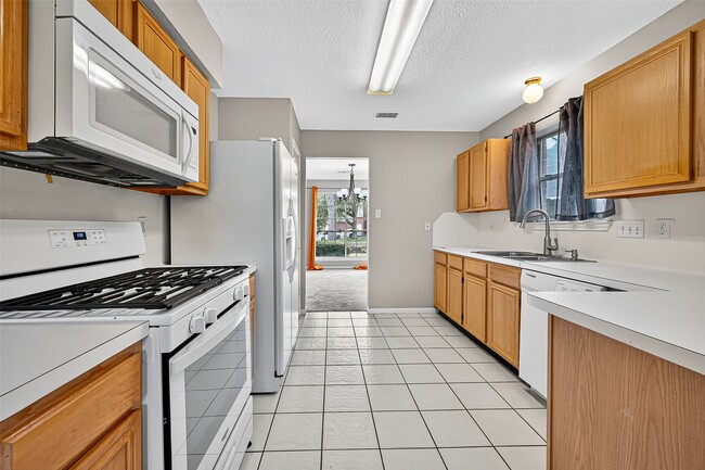 Building Photo - 8827 Boulder Springs Dr