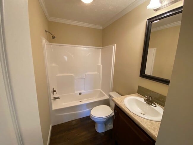 Building Photo - SUBLEASE through May 2026 3 Bedroom 2 Bath-Beautiful Views