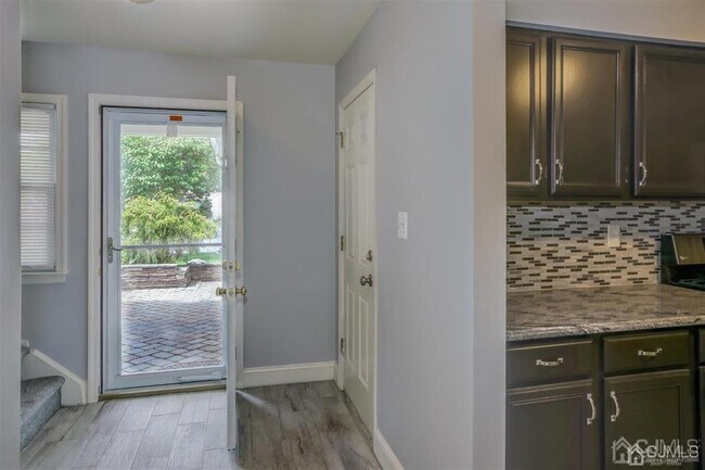 Building Photo - 40 Staghorn Dr