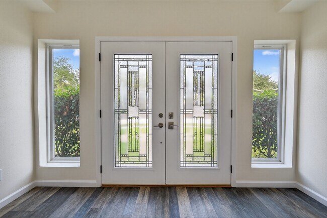 Building Photo - 16117 Singapore Ln