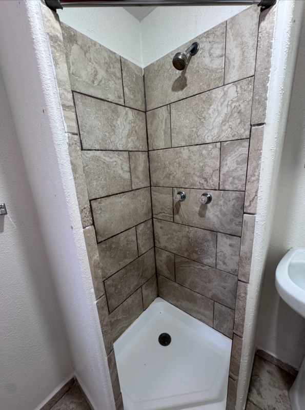 Building Photo - 240 Wheeler Ave SE