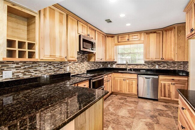 Building Photo - 505 Heathgate Dr
