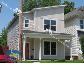 Building Photo - 2026 NEW YEAR SPECIAL! No App Fee! Newly Built 3 Bedrooms, 2.5 Bathrooms Home!