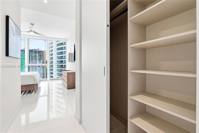 Building Photo - 300 Biscayne Blvd Way