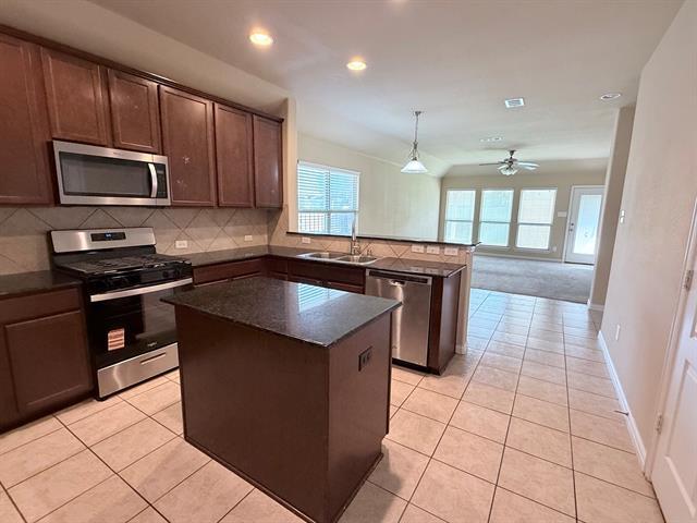 Building Photo - 616 Kinghaven Dr